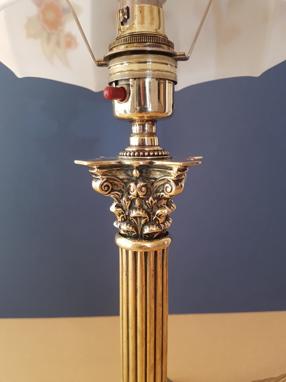 c1910 Brass Corinthian Column Table Lamp with Flower Ceramic Shade  View XII