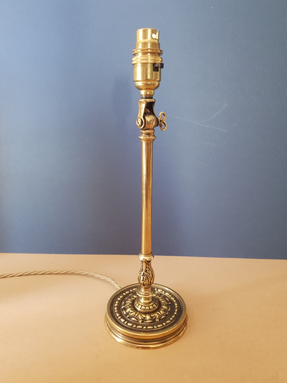 Edwardian Adjustable Top Brass Table Lamp 