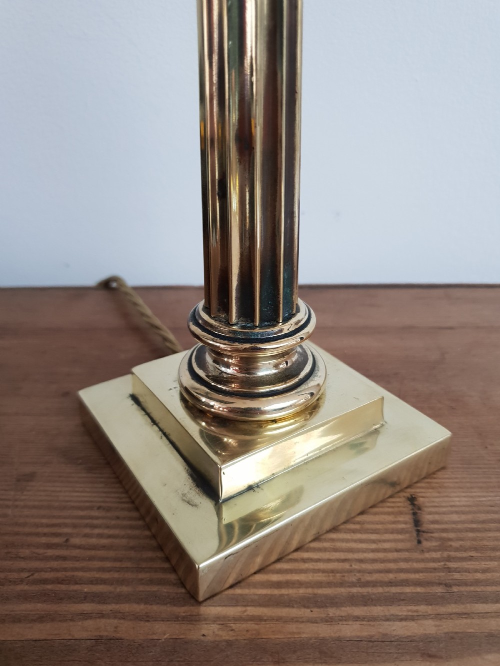 Near Pair of High Quality Brass Corinthian Column Table Lamps, Rewired and PAT tested  View IV