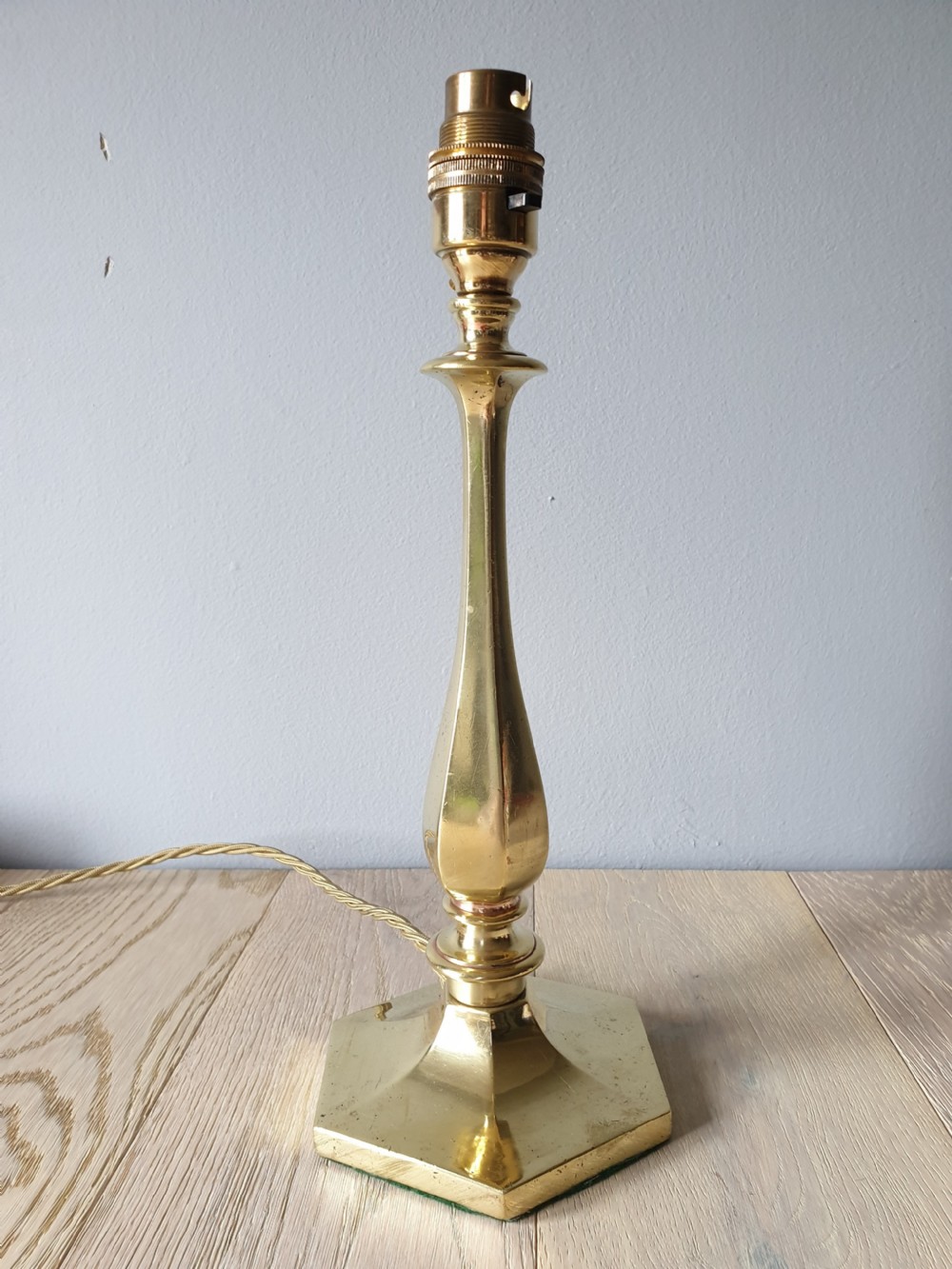 Elegant c1910 Cast Brass Table Lamp, Rewired and PAT tested 