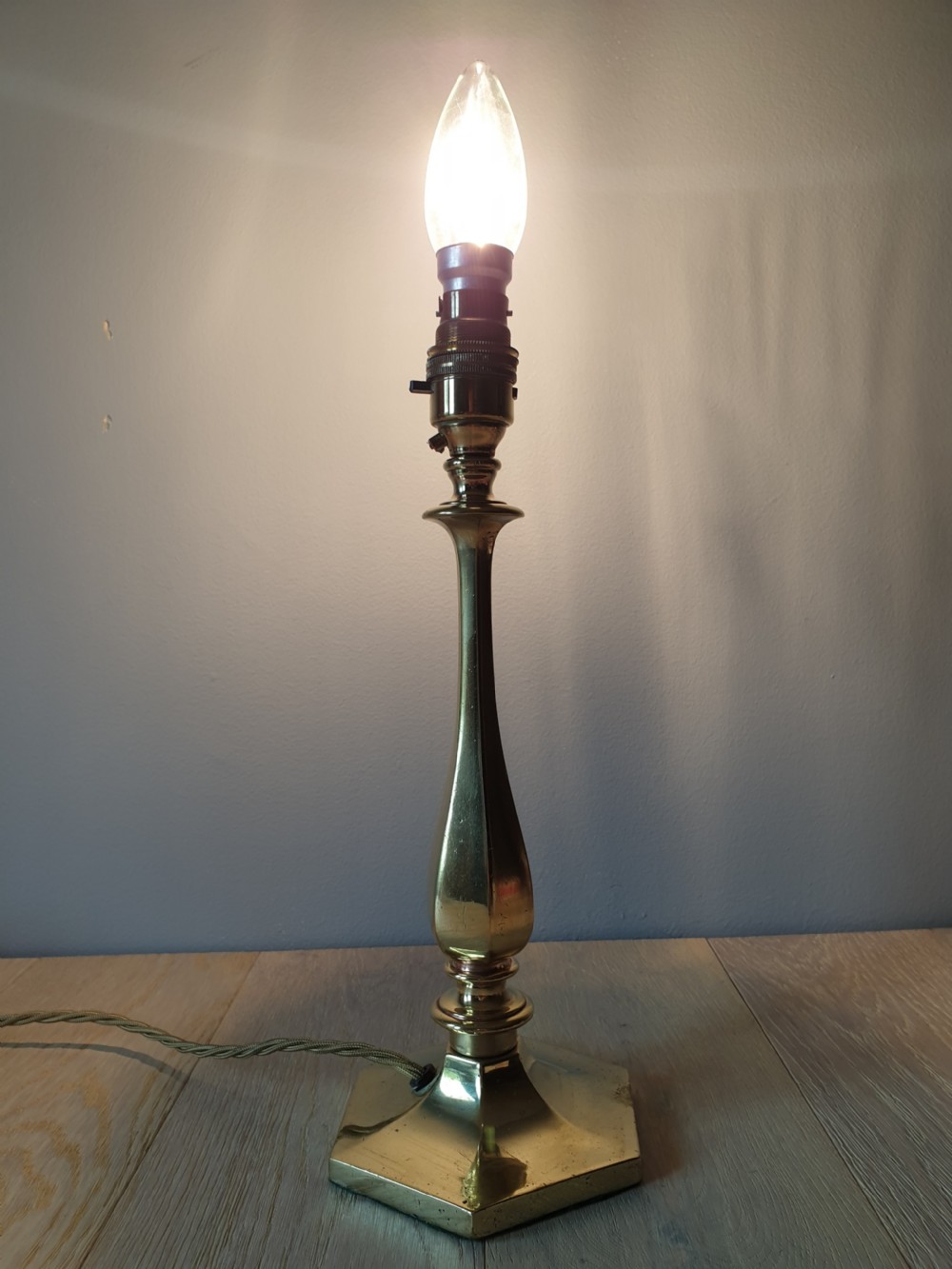 Elegant c1910 Cast Brass Table Lamp, Rewired and PAT tested  View II