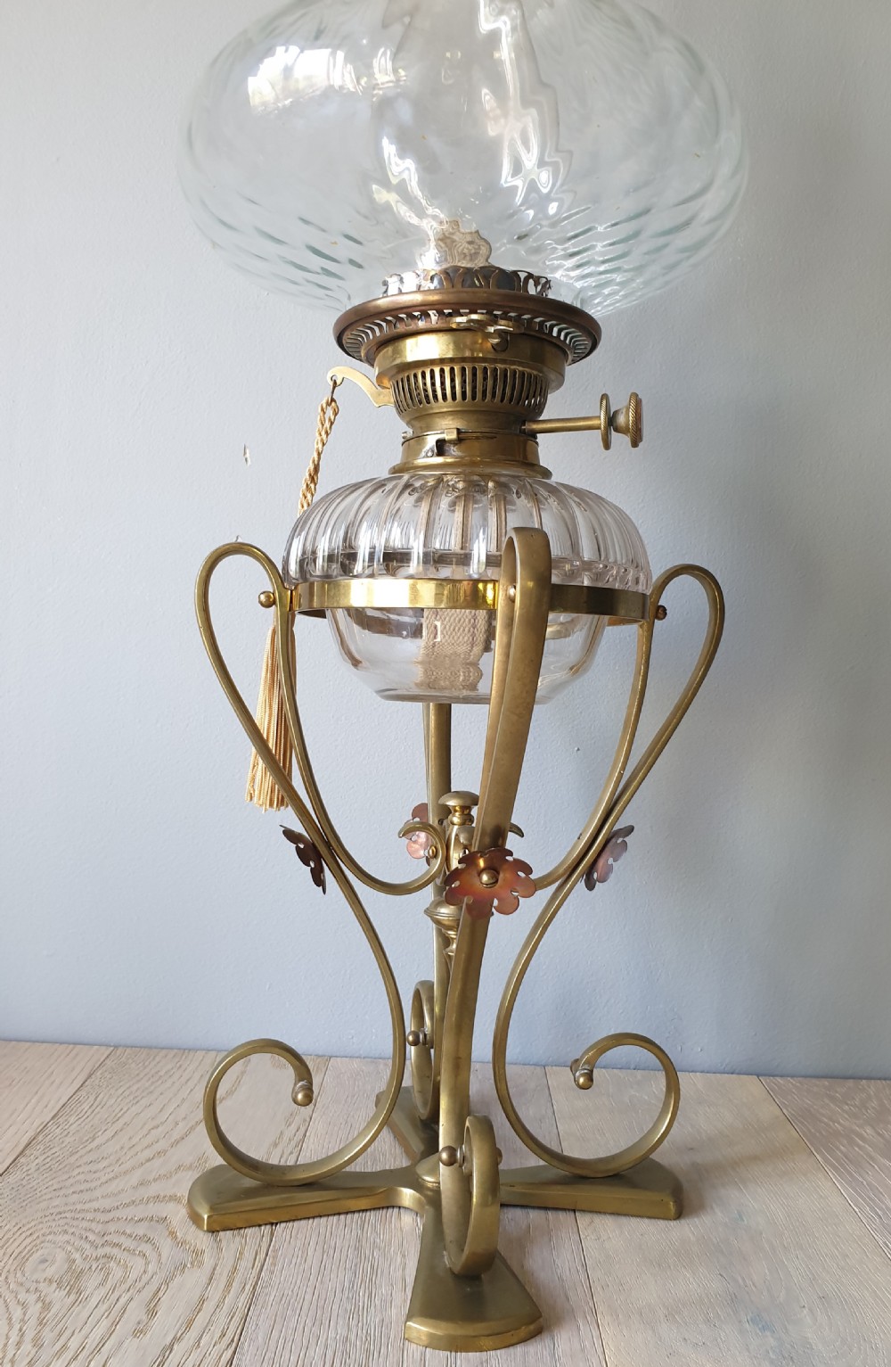 Hinks Arts and Crafts Brass Oil Lamp  View IV