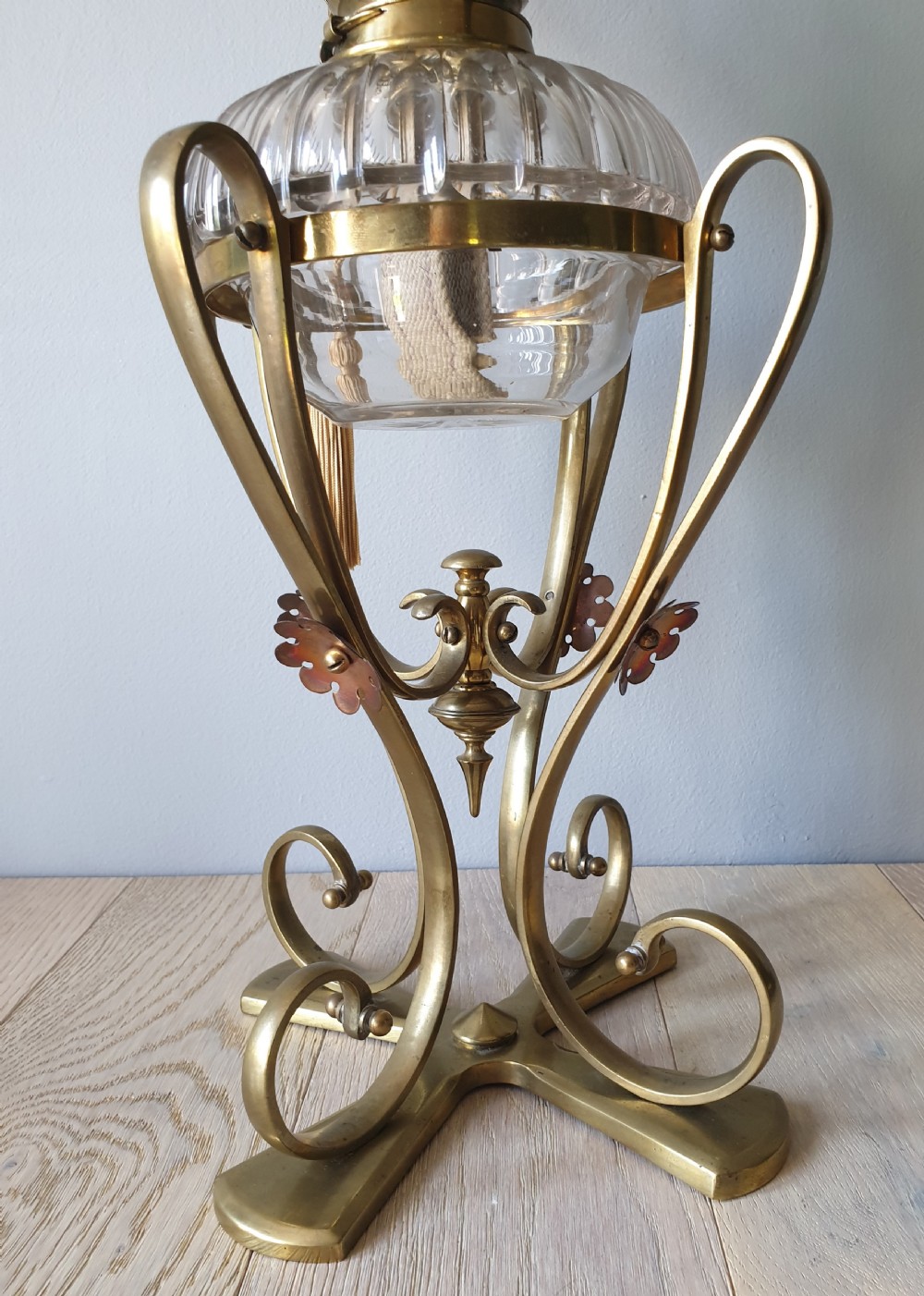 Hinks Arts and Crafts Brass Oil Lamp  View VII