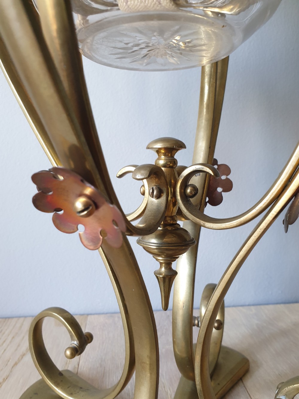 Hinks Arts and Crafts Brass Oil Lamp  View VIII