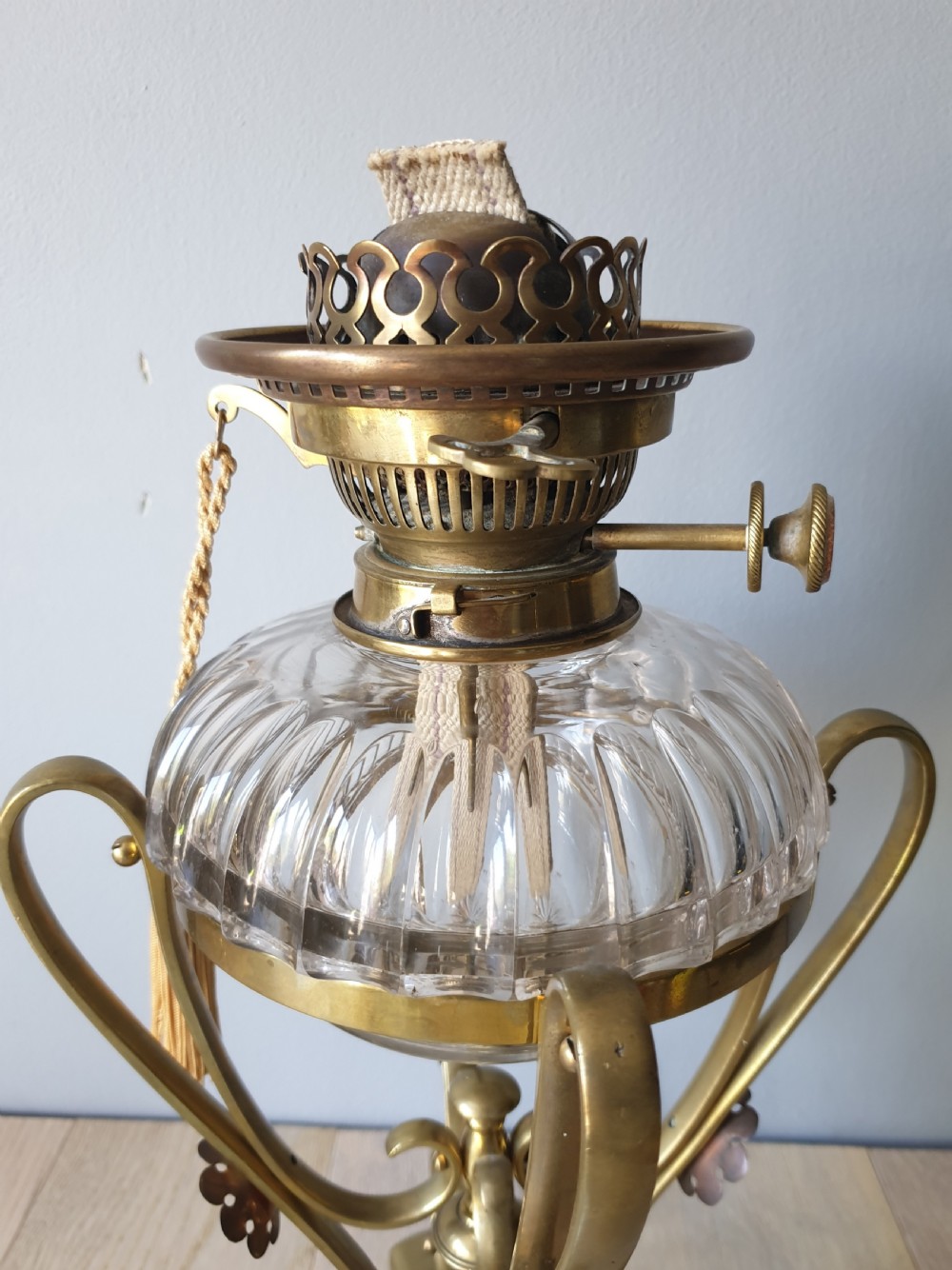 Hinks Arts and Crafts Brass Oil Lamp  View XII