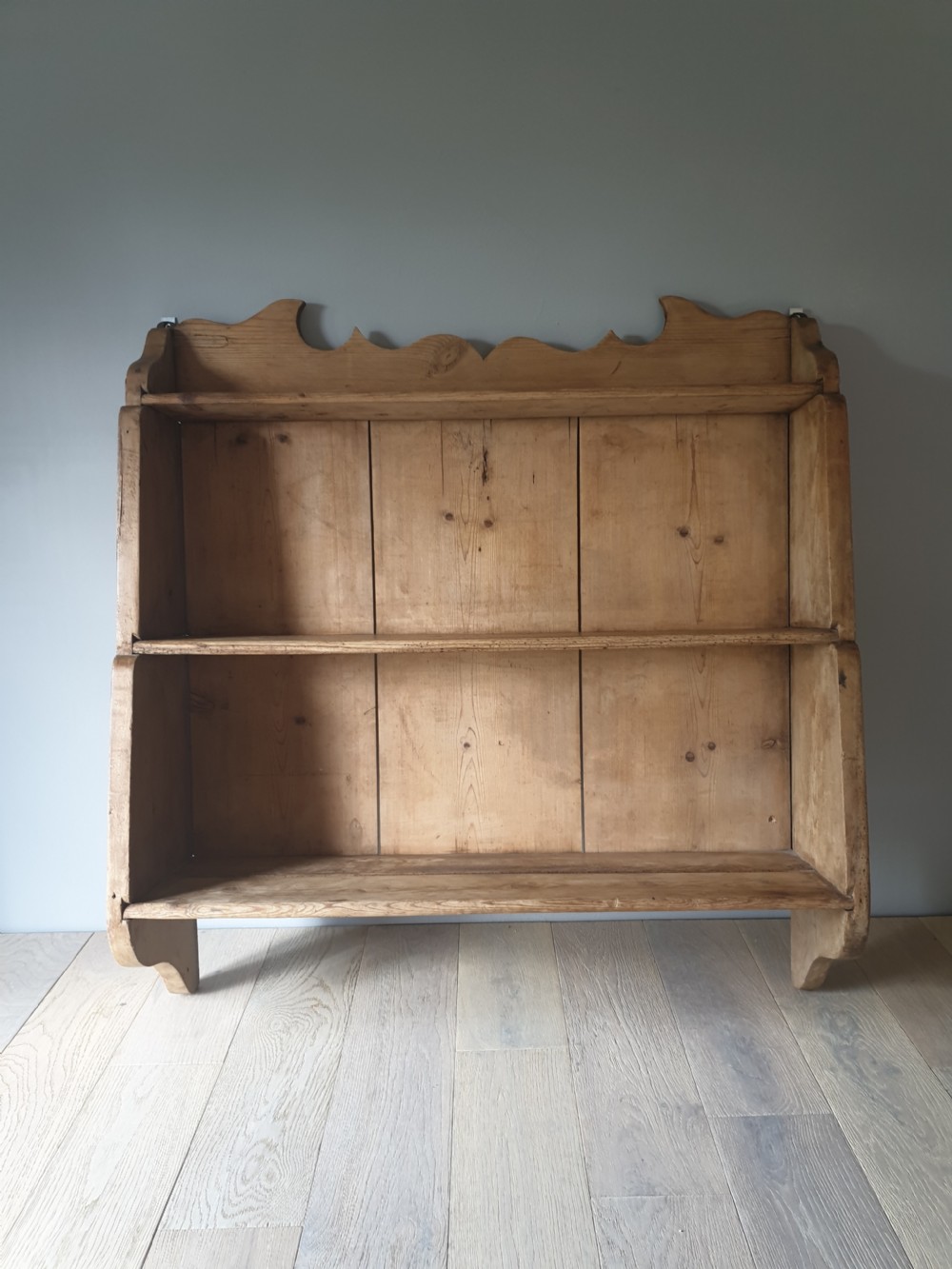 Victorian Farmhouse Kitchen Pine Shelves 
