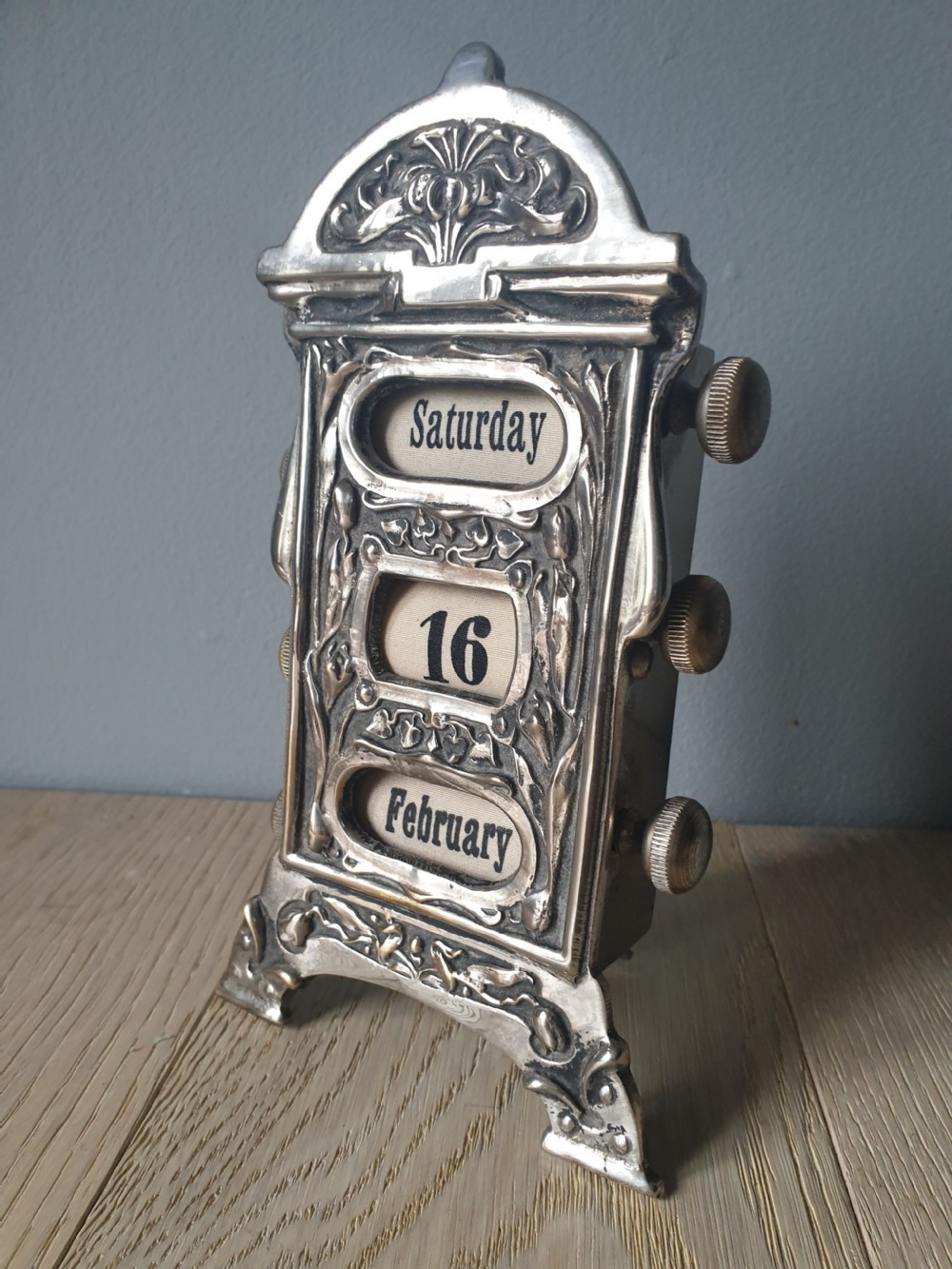 Art Nouveau Silver Plated Perpetual Desk Calendar 