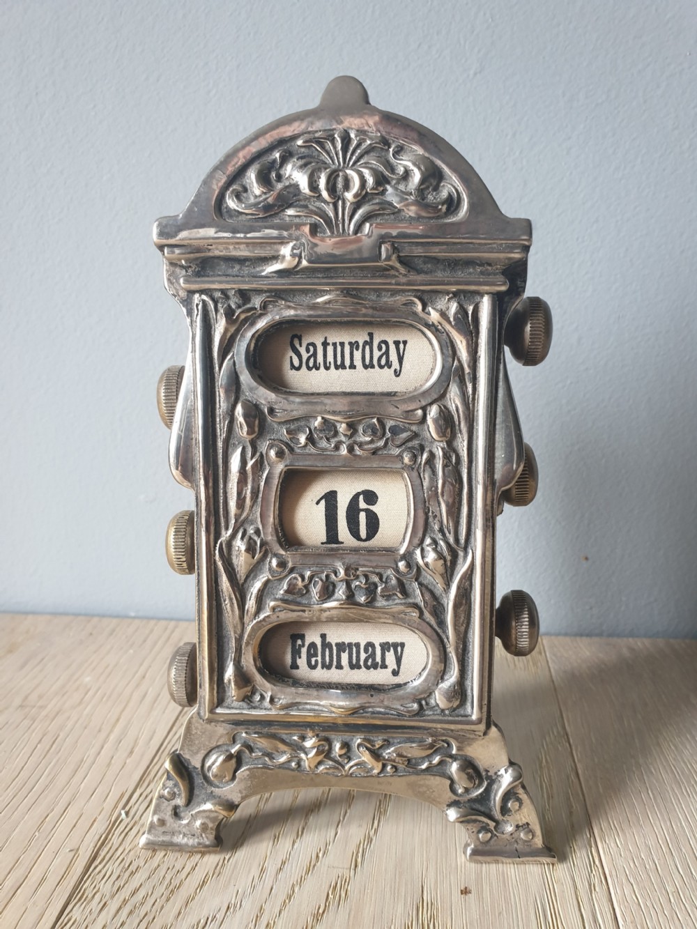 Art Nouveau Silver Plated Perpetual Desk Calendar  View VI