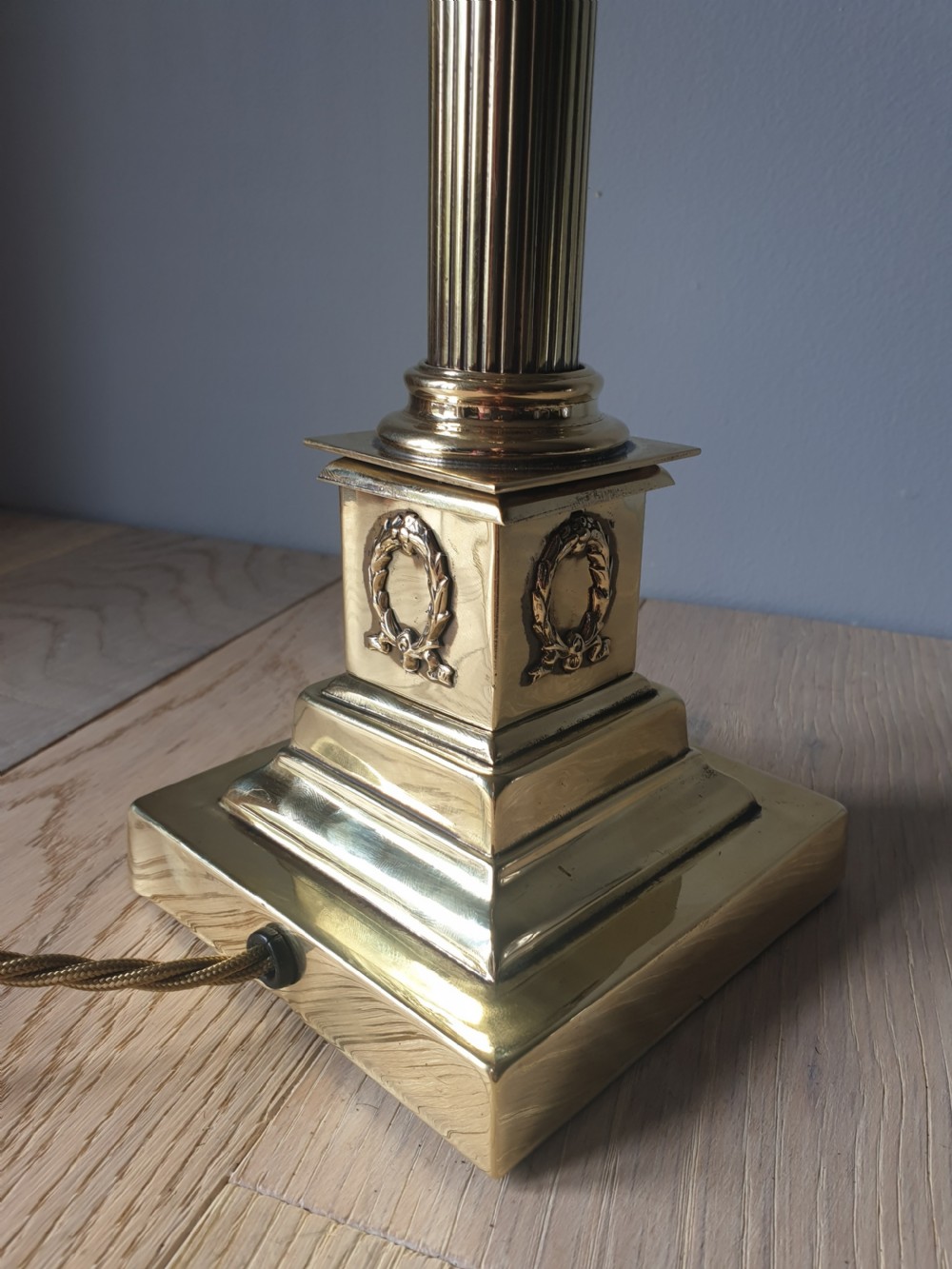 c1910 Classical Corinthian Column Brass Table Lamp, Rewired and PAT tested  View V