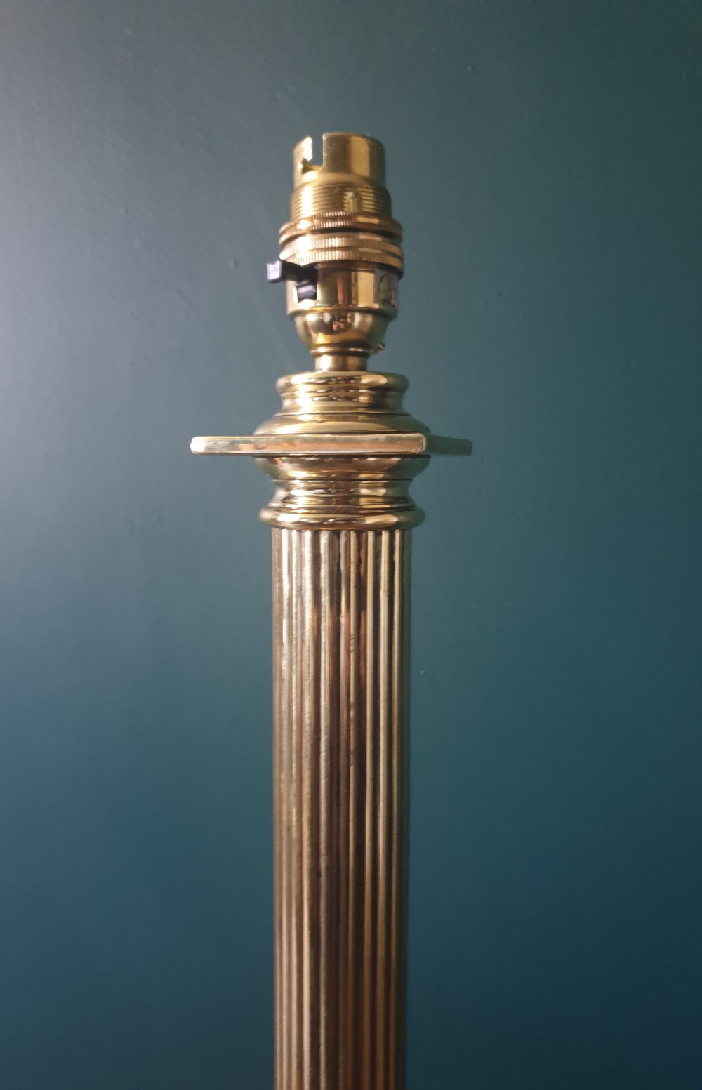Quality c1910 Corinthian Column Brass Table Lamp, Rewired and PAT tested  View IV
