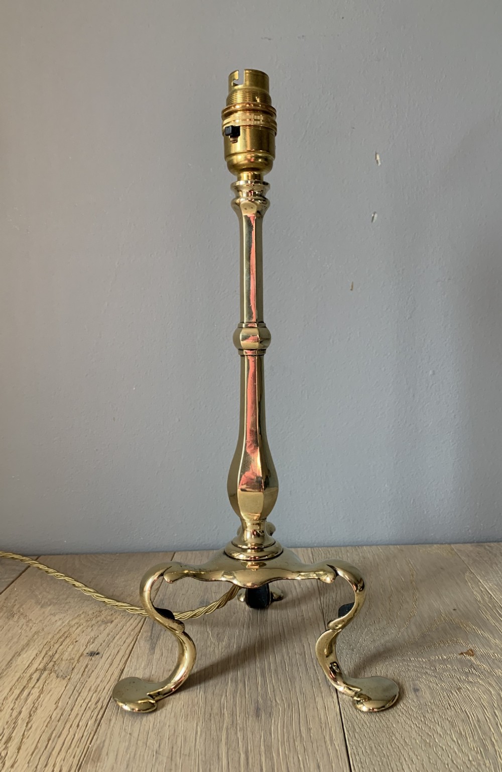 Faraday & Sons, London, Brass Pullman Table Lamp, Rewired and PAT tested  View II