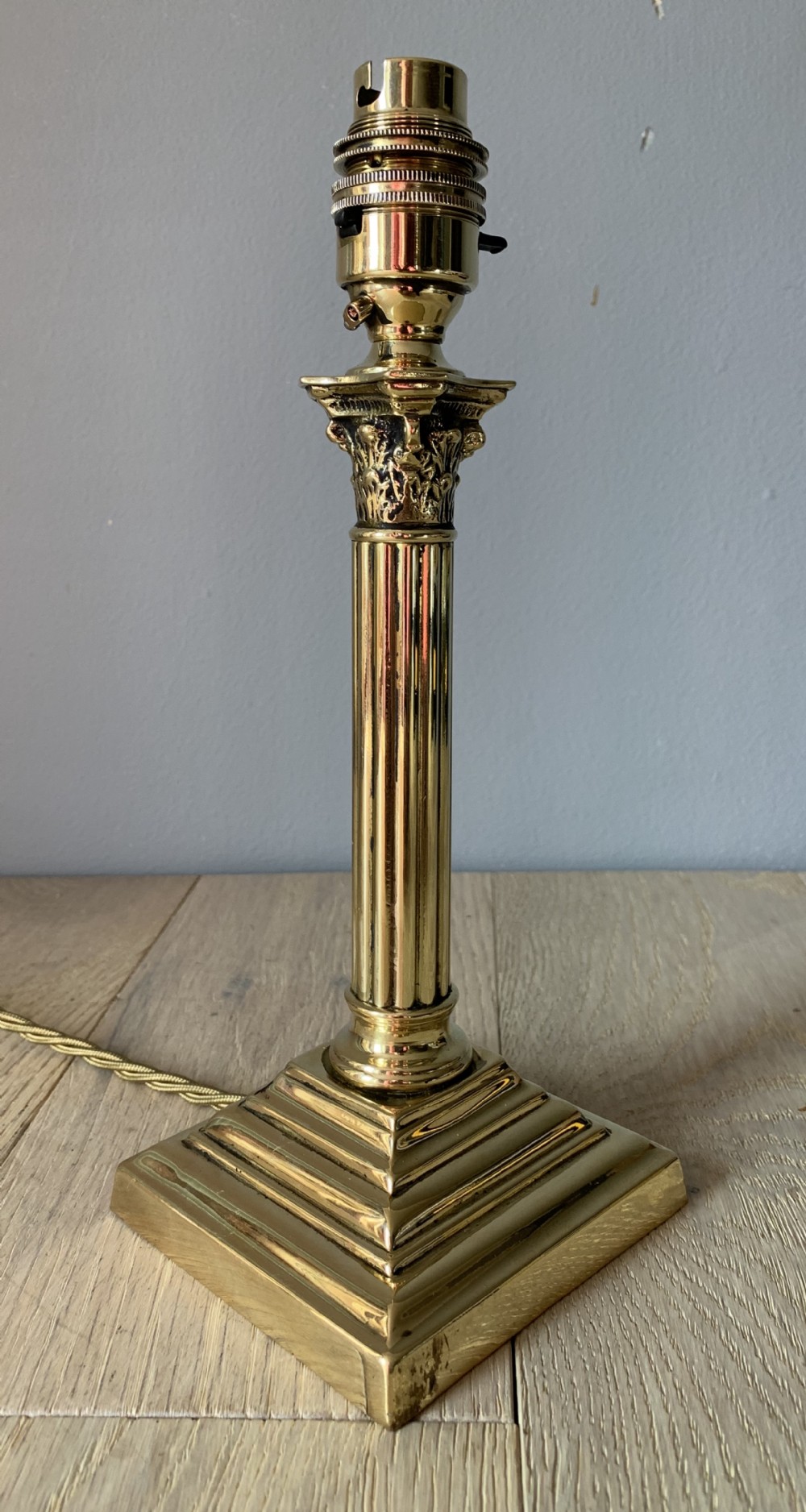 Small c1910 Brass Corinthian Column Table Lamp, Rewired and PAT tested