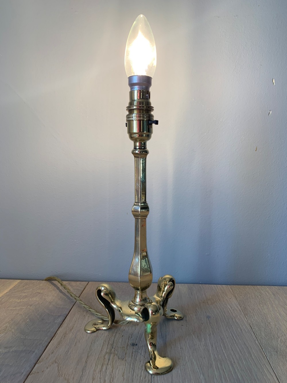 c1910 Brass Pullman Table Lamp, Rewired and PAT tested View VII