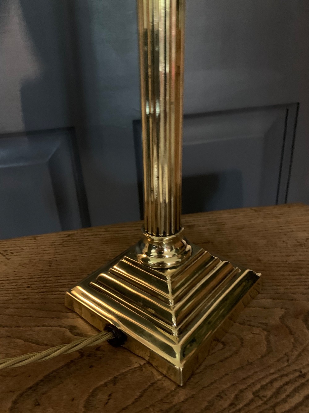 c1910 Quality Brass Corinthian Column Table Lamp, Rewired and PAT tested View VII