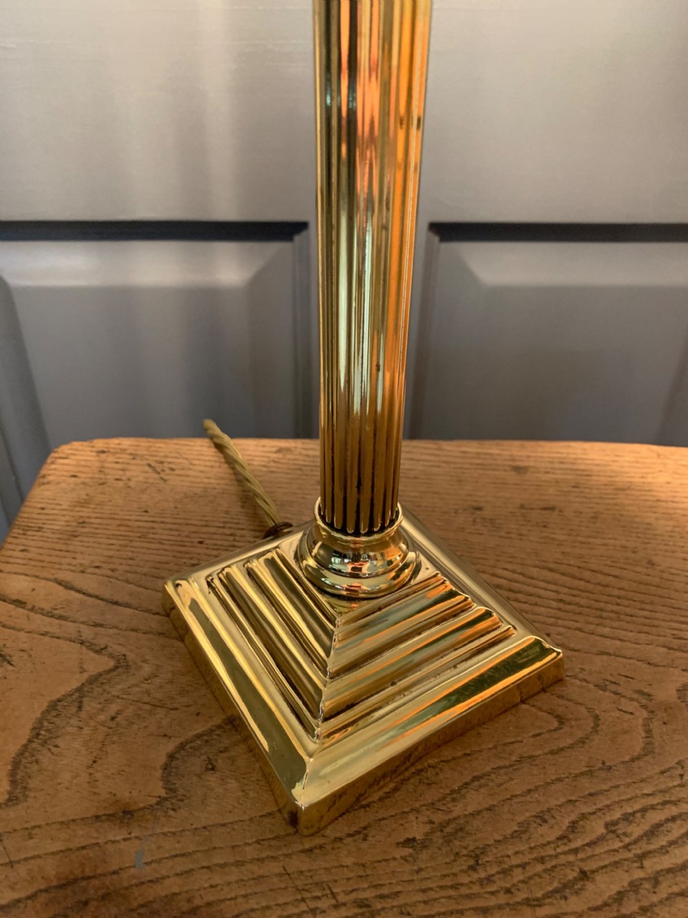 c1910 Quality Brass Corinthian Column Table Lamp, Rewired and PAT tested View X