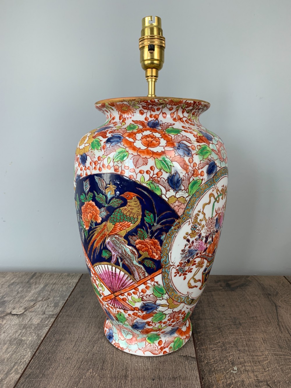 c1900 Imari Vase Table Lamp, Rewired and Pat tested View VII
