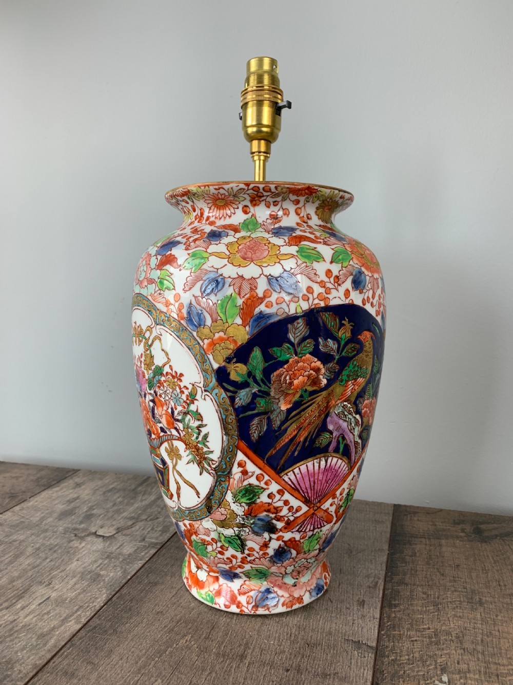 c1900 Imari Vase Table Lamp, Rewired and Pat tested View VIII