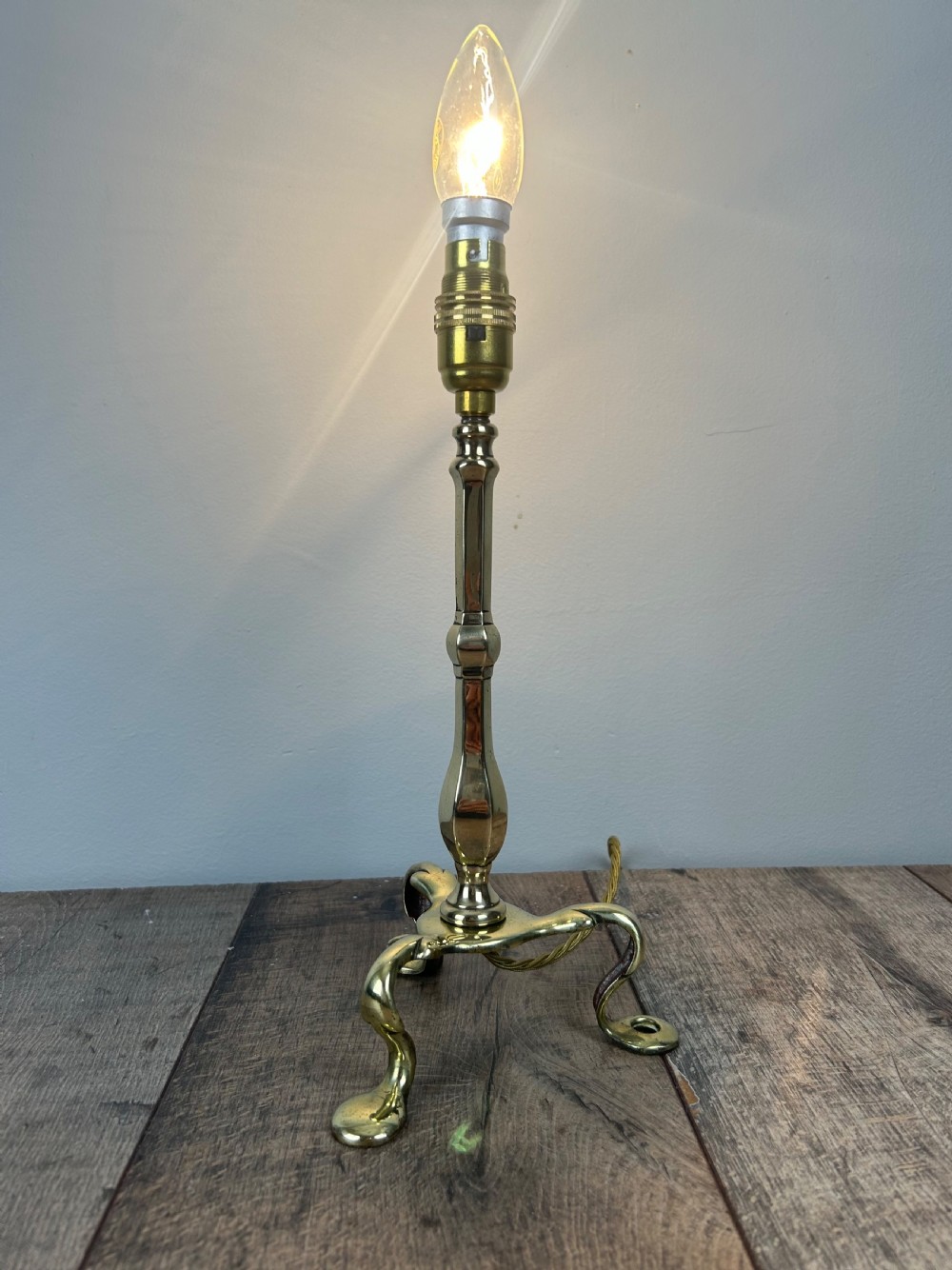 Edwardian Brass Pullman Table Lamp, Rewired And Pat Tested View IV