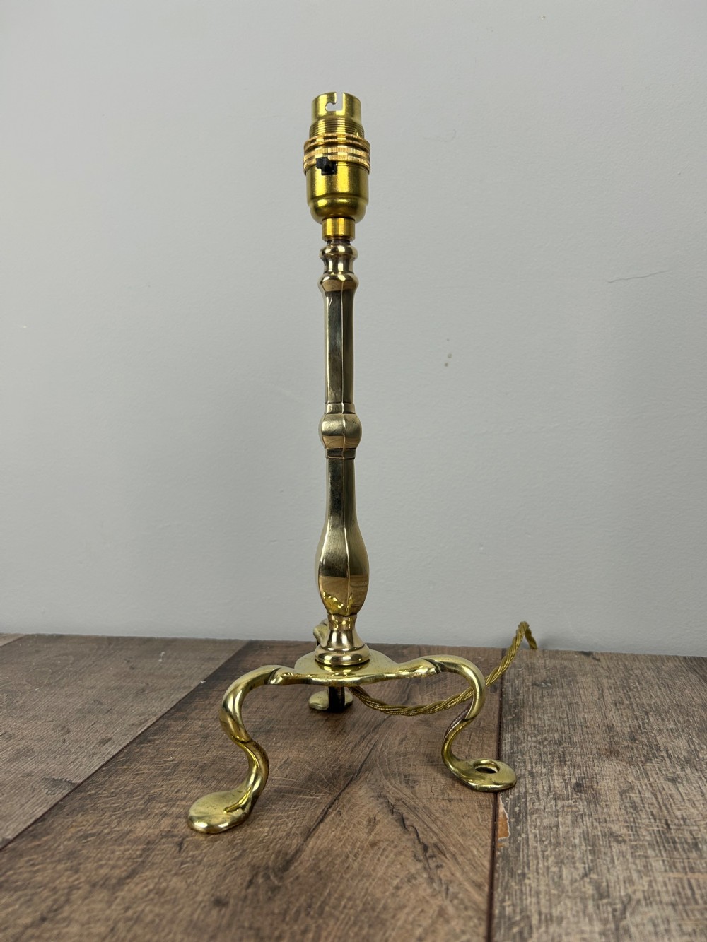 Edwardian Brass Pullman Table Lamp, Rewired And Pat Tested View V