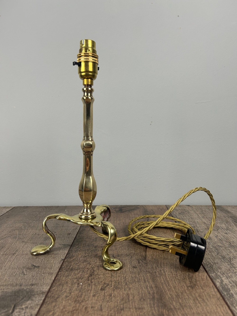 Edwardian Brass Pullman Table Lamp, Rewired And Pat Tested View IX