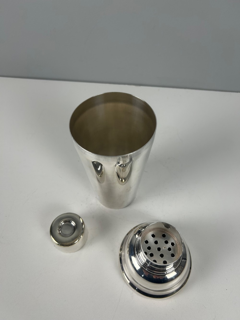 Gregory & Sheehan 1 Pint Art Deco Silver Plated Cocktail Shaker  View IV