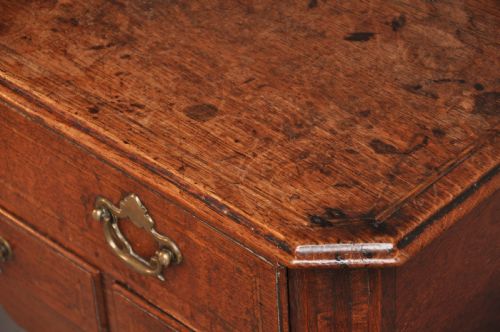 FINE 18TH CENTURY OAK LOWBOY - ADDITIONAL PHOTO 6