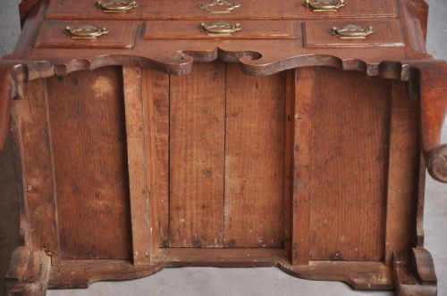 FINE 18TH CENTURY OAK LOWBOY - ADDITIONAL PHOTO 11