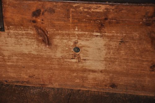 SMALL EARLY 18TH CENTURY WALNUT BUREAU - ADDITIONAL PHOTO 10