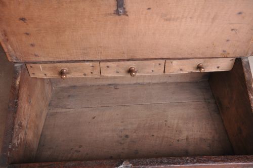 17TH CENTURY OAK BIBLE BOX - ADDITIONAL PHOTO 4