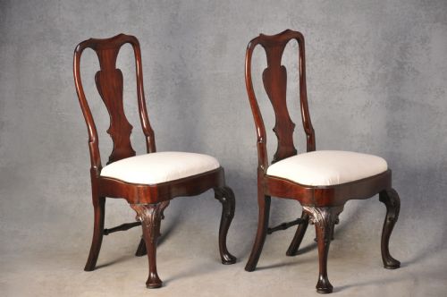 fine pair of early 18th century mahogany side chairs - CATEGORY: ANTIQUE CHAIRS - DATED 18TH CENTURY