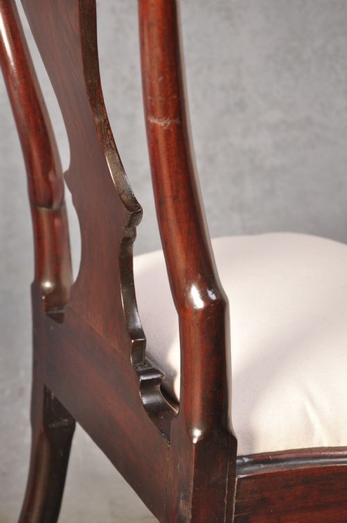 FINE PAIR OF EARLY 18TH CENTURY MAHOGANY SIDE CHAIRS - ADDITIONAL PHOTO 5