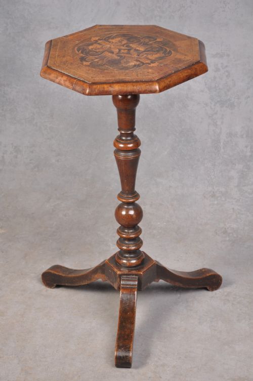 rare 17th century walnut and marquetry candle stand - CATEGORY: ANTIQUE MISCELLANEOUS - DATED 17TH CENTURY