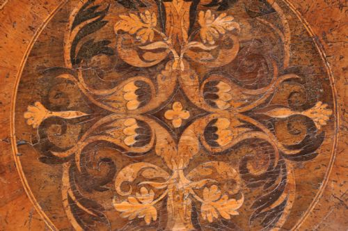 RARE 17TH CENTURY WALNUT AND MARQUETRY CANDLE STAND - ADDITIONAL PHOTO 2