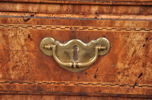 FINE EARLY 18TH CENTURY WALNUT LOWBOY - ADDITIONAL PHOTO 2