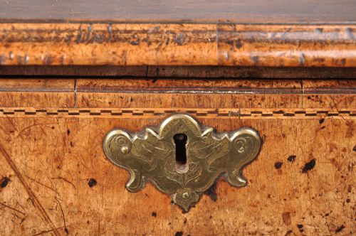 FINE EARLY 18TH CENTURY WALNUT LOWBOY - ADDITIONAL PHOTO 13
