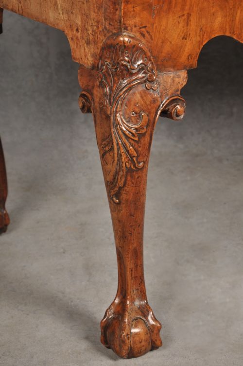 FINE 18TH CENTURY WALNUT LOWBOY - ADDITIONAL PHOTO 5