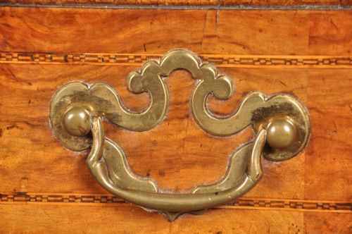FINE 18TH CENTURY WALNUT LOWBOY - ADDITIONAL PHOTO 9