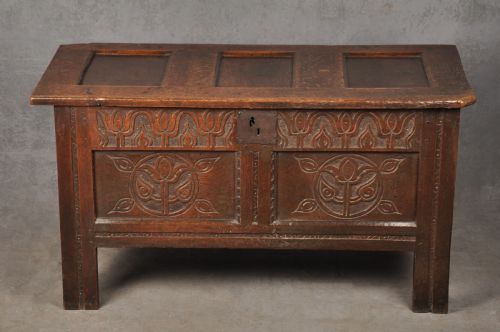 SMALL 17TH CENTURY OAK COFFER - ADDITIONAL PHOTO 1