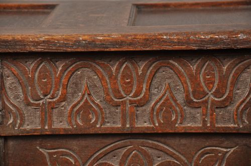 SMALL 17TH CENTURY OAK COFFER - ADDITIONAL PHOTO 5