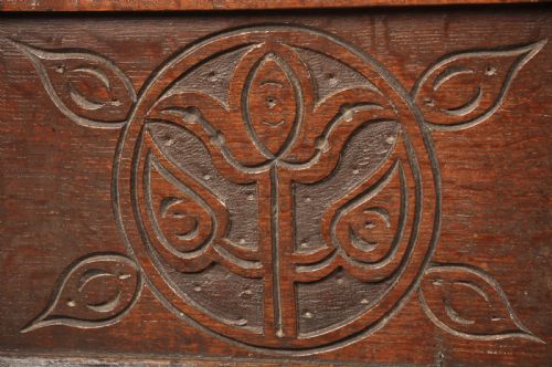 SMALL 17TH CENTURY OAK COFFER - ADDITIONAL PHOTO 6