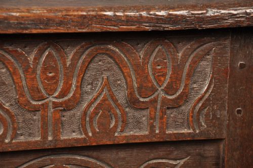 SMALL 17TH CENTURY OAK COFFER - ADDITIONAL PHOTO 7