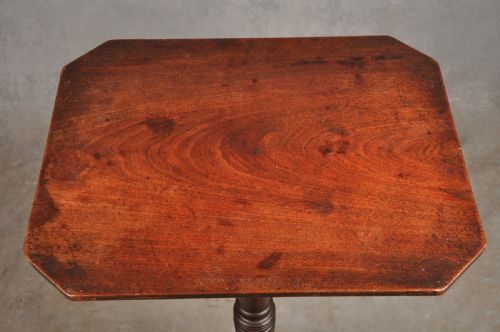 LATE 18TH CENTURY MAHOGANY WINE TABLE - ADDITIONAL PHOTO 2