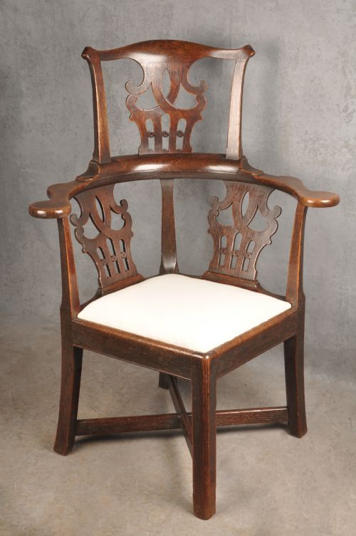 fine 18th century oak corner chair - CATEGORY: ANTIQUE CHAIRS - DATED 18TH CENTURY