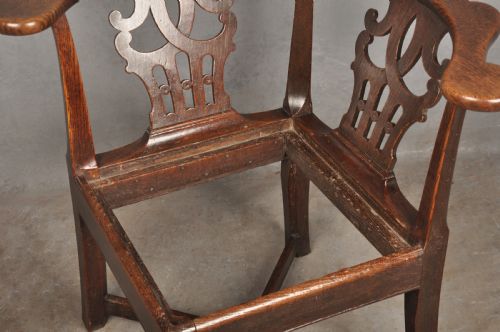 FINE 18TH CENTURY OAK CORNER CHAIR - ADDITIONAL PHOTO 10