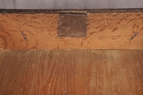 17TH CENTURY OAK COFFER - ADDITIONAL PHOTO 8