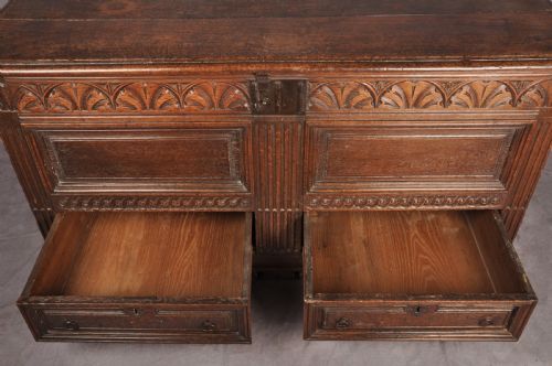 17TH CENTURY OAK COFFER - ADDITIONAL PHOTO 10