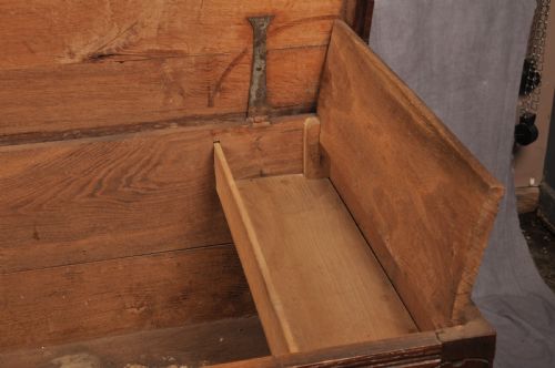 17TH CENTURY OAK COFFER - ADDITIONAL PHOTO 16