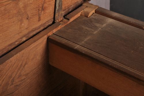 17TH CENTURY OAK COFFER - ADDITIONAL PHOTO 18