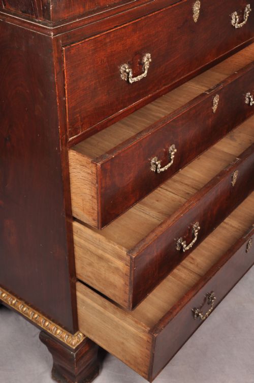 FINE 18TH CENTURY MAHOGANY SECRETAIRE CABINET - ADDITIONAL PHOTO 13