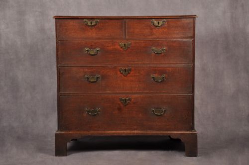 early 18th century mahogany chest of drawers - CATEGORY: ANTIQUE CHEST OF DRAWERS - DATED 18TH CENTURY